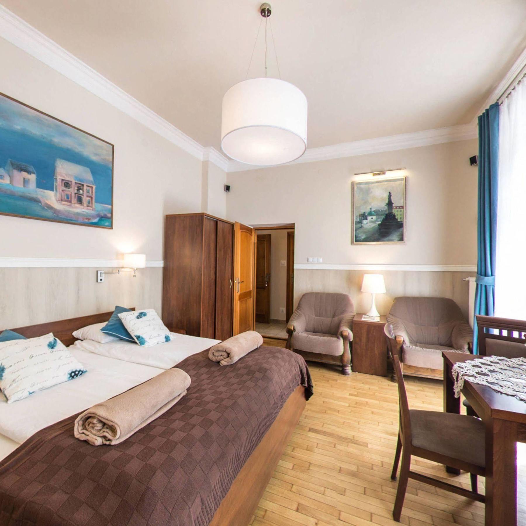 Apartamenty Kajzer Krasków Exterior foto