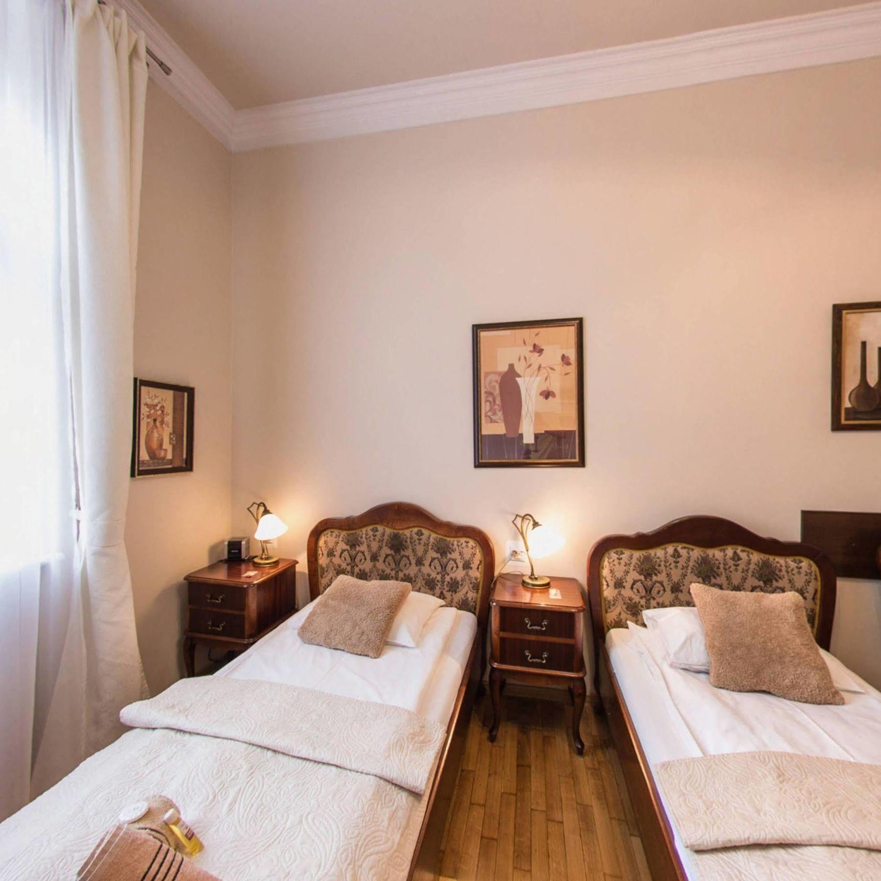 Apartamenty Kajzer Krasków Exterior foto