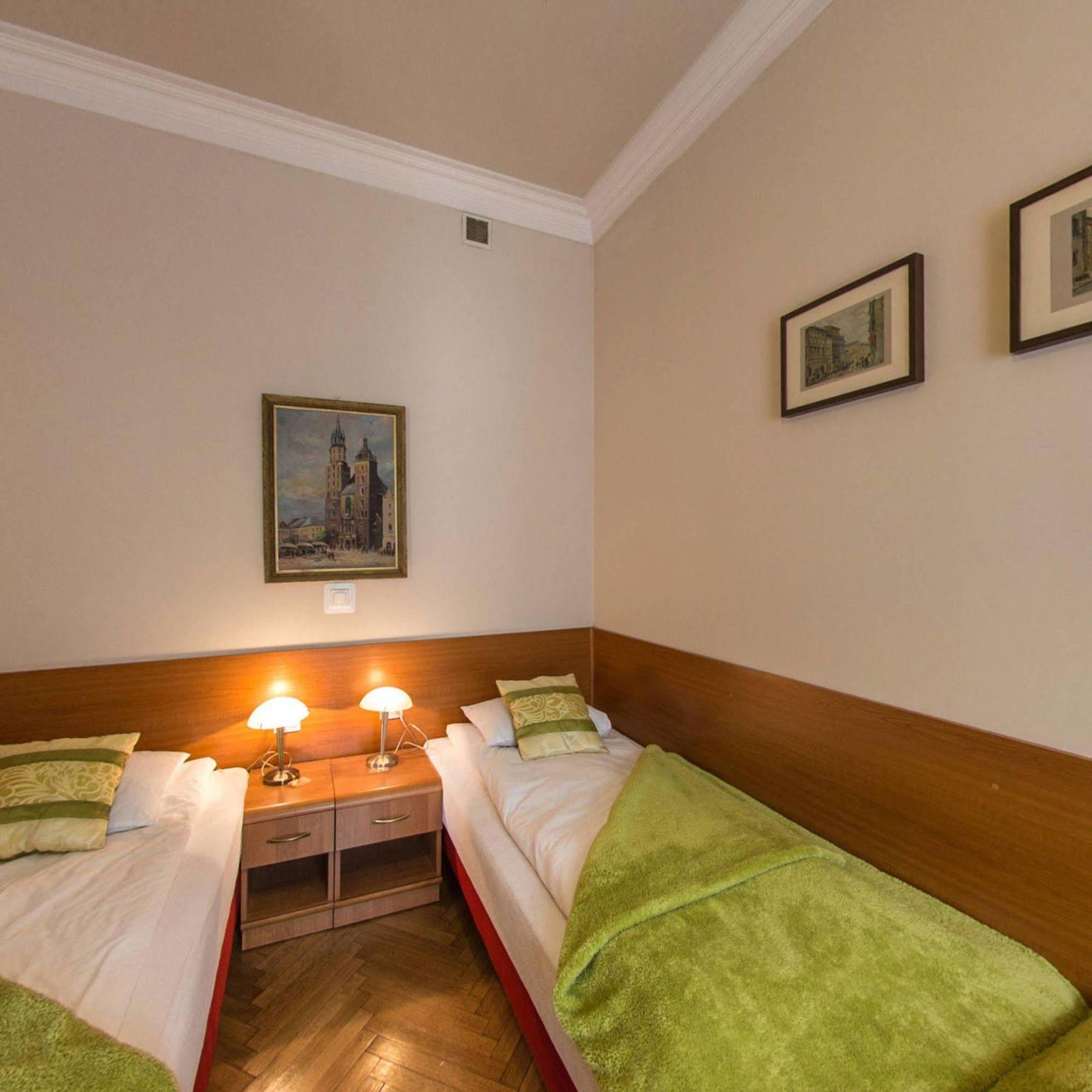 Apartamenty Kajzer Krasków Exterior foto